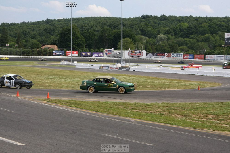 Illustration for article titled The 24 Hours Of LeMons New England 2009 Über Gallery, Part 4